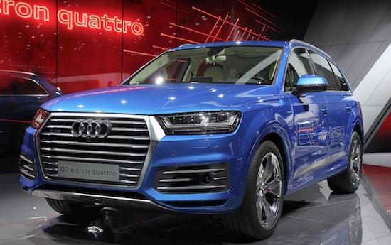  Audi Q7 e-tron 