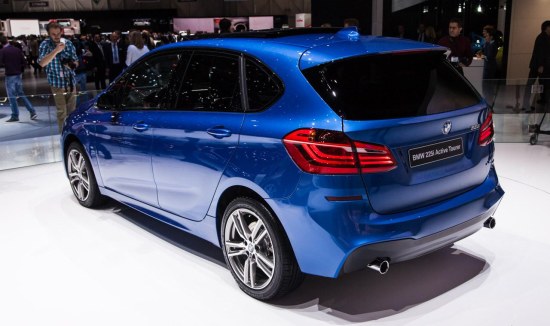 BMW 225i AT