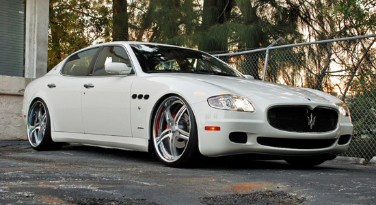 Maserati Quattroporte op de velgen van Vossen Wheels