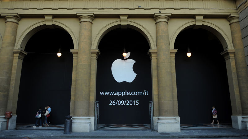 Despite Tim Cook's Trashtalking, Apple Will Pay Italy $347 Million in Back Taxes