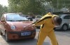 Video: Chinese moving car with his nose
