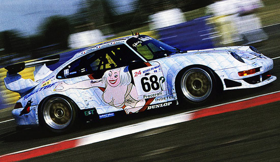 De Porsche 911 GT2 in de livery van George Wolinski