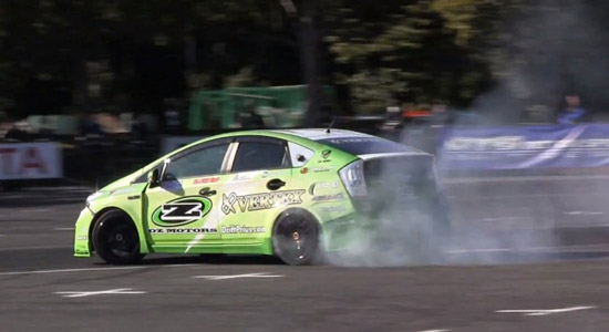 Toyota Prius met 400 pk gaat prima dwars