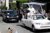 Lezersvraag: Pope Francis rolls through Bethlehem in a…?