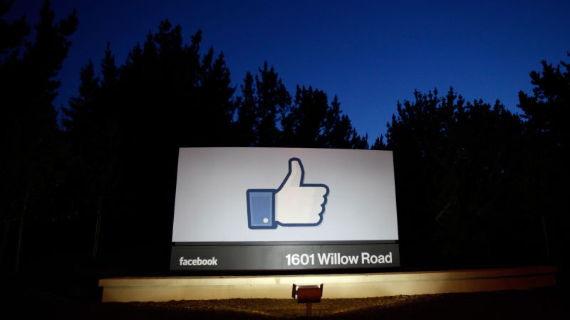 Facebook Won't Change Its “Real Name” Policy but Will Offer a Workaround