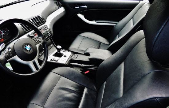 Deze Zwitserse BMW 330Ci heeft de vreemdste kleur ooit