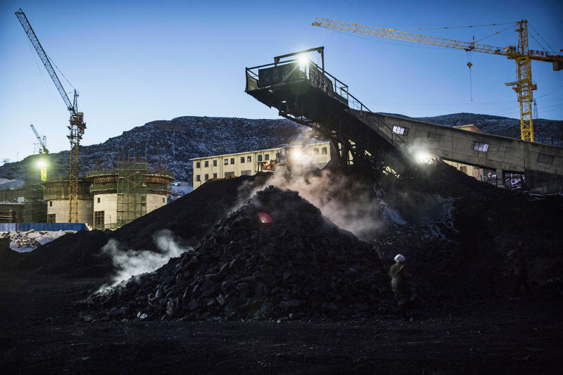 Photographs Capture What Life is Like in One of the World's Dirtiest Pits