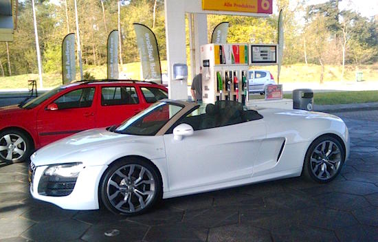 Tanken, we doen het liever niet in NL