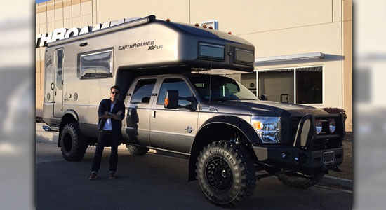 John Mayer hosselt Ford EarthRoamer