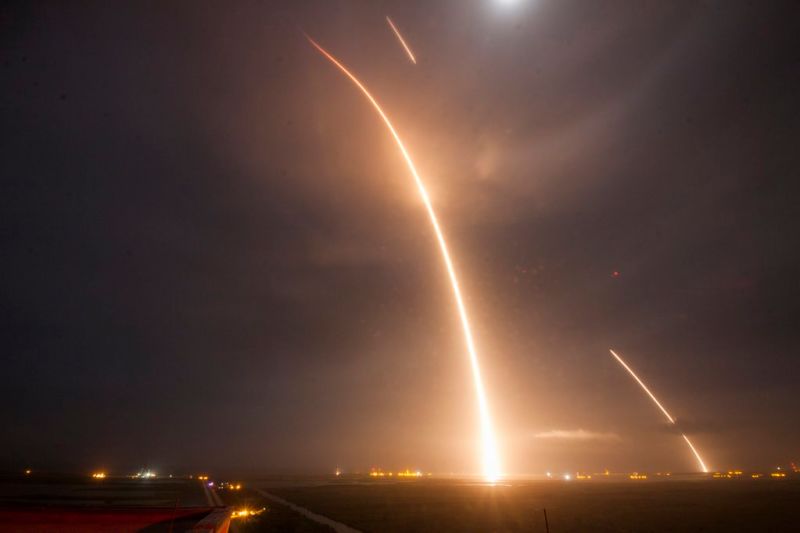 These Are the Most Bad-Ass Photos from the SpaceX Rocket Landing