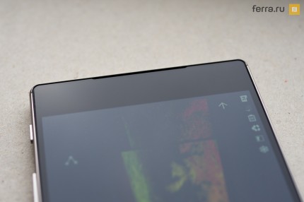 Низ лицевой панели Sony Xperia Z5 Premium