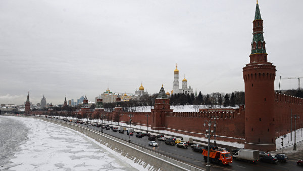 Вид на Московский Кремль с Большого Москворецкого моста, архивное фото