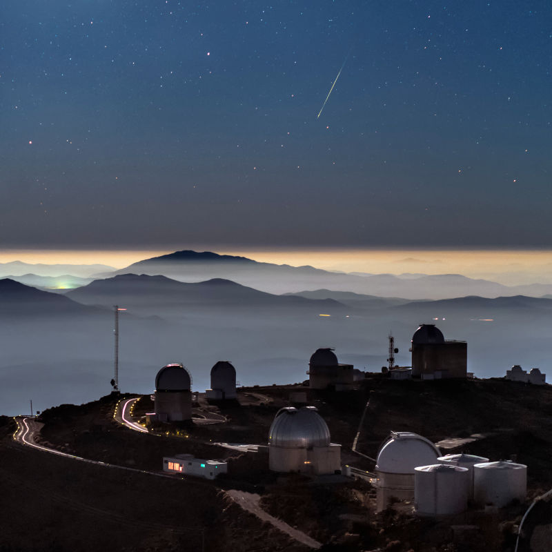 This Stunning Single Image Blurs the Line Between Earth and Space