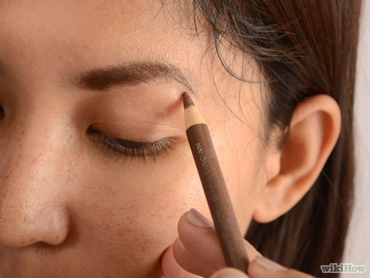 Image titled Apply Makeup for a Glamour Photography Shoot Step 5
