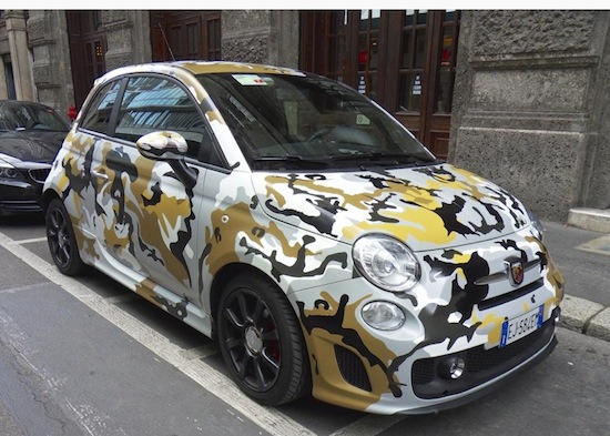 Italiaanse Abarth 500 krijgt de camouflagebehandeling