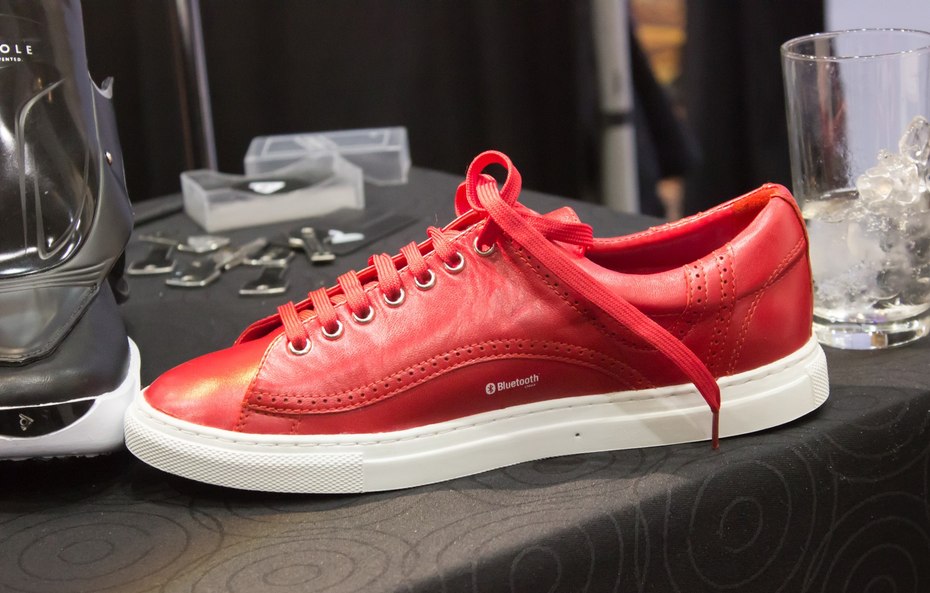 Компания Digitsole представила линейку умной обуви Компания Digitsole представила линейку умной обуви