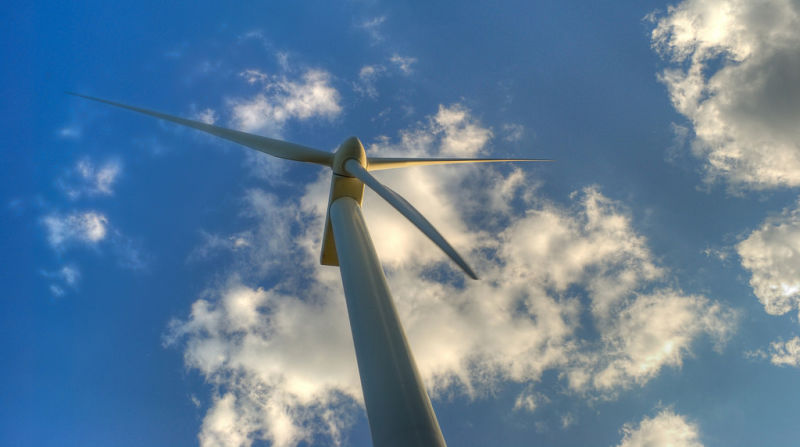 Gigantic Wind Turbine With 650 Foot Blades Will Channel the Power of Hurricanes  
