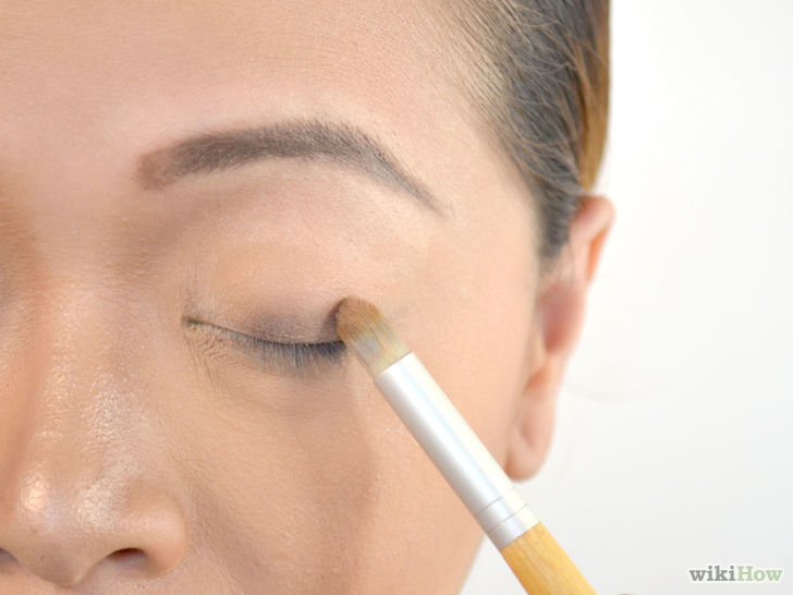 Image titled Apply 1930s Style Eye Makeup Step 5