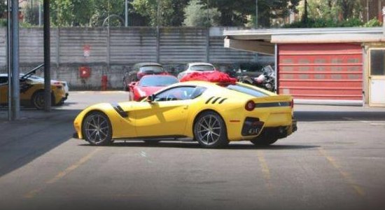 Ferrari F12 gelekt