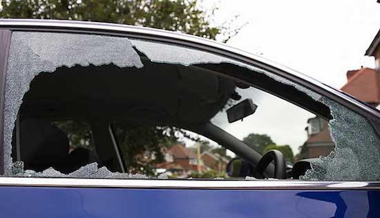 Onderzoek: in de winter worden meer auto's opengebroken