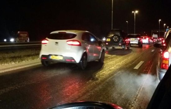 Ijsbaan op de A50