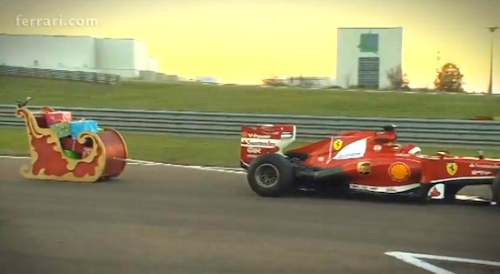 Ferrari maakt de vreemdste kerstvideo ever