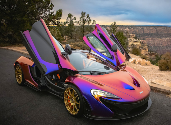 De meest bizarre kleur ooit op een McLaren P1
