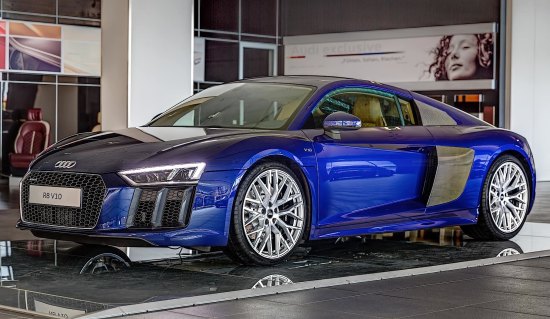 Deze nieuwe Audi R8 heeft een ouwelulleninterieur?