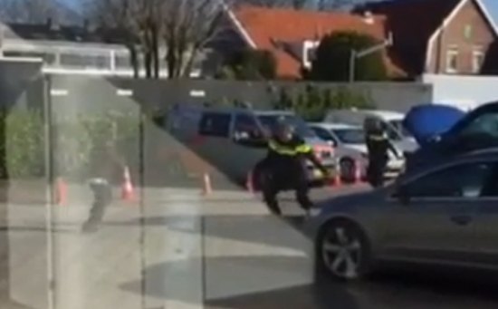 Politie schiet man in Badhoevedorp neer