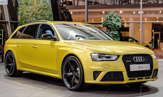Audi RS4 in Austin Gelb is de powerstation die je wilt