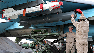 Российские военные на авиабазе Хмеймим в Сирии. Архивное фото