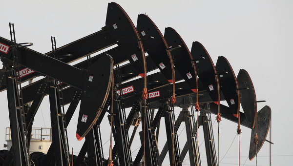 Добыча нефти. Архивное фото
