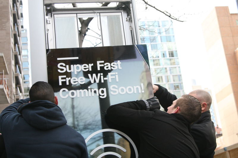 NYC's New Gigabit Wifi Hotspots Work Like Payphones From the Future
