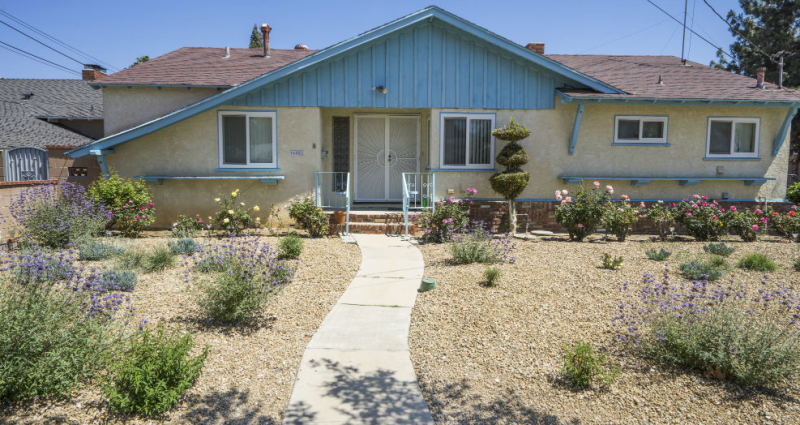 LA's Water District Forced to Name Those Who Received Turf-Removal Incentives