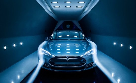 Tesla Model S in de windtunnel