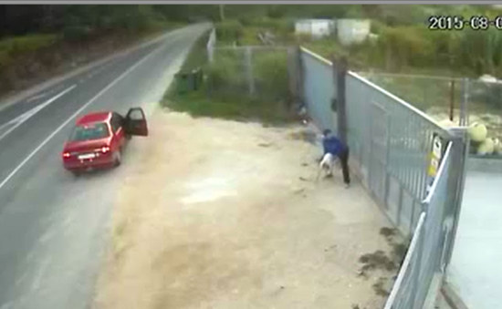 Gezocht: Spaans mispunt in een rode sedan 