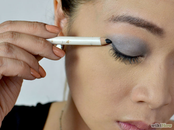 Image titled Apply Cool Makeup for Special Occasions Step 4
