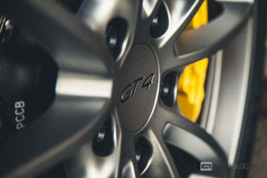 Porsche Cayman GT4 