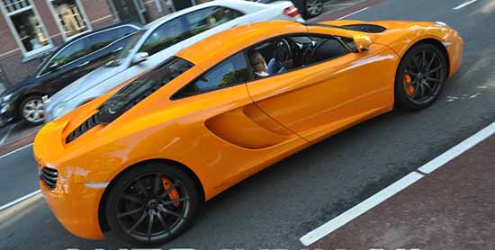 Mclaren MP4-12C in oranje