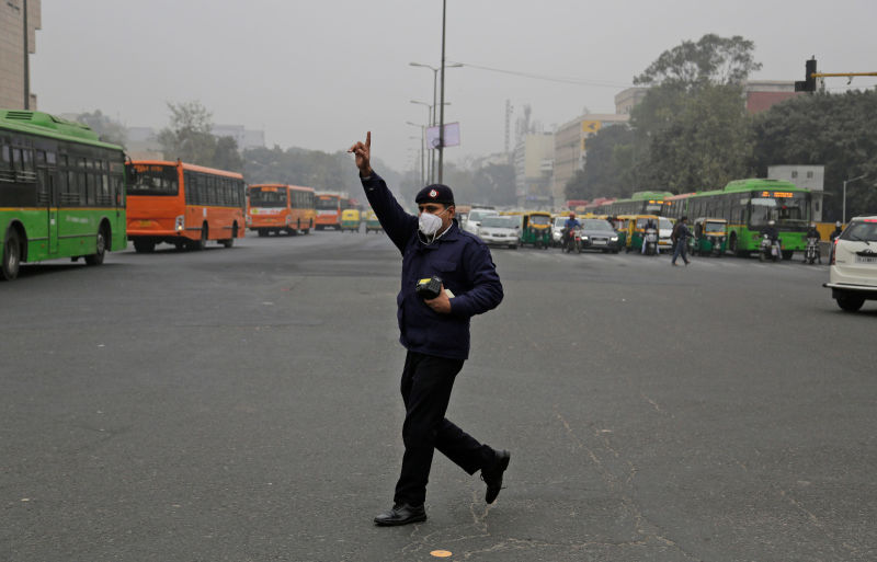In Pictures: Delhi Still Chokes on Smog Despite Banning Half Its Cars 