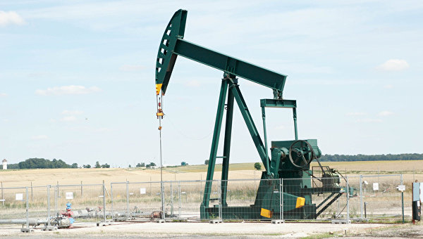 Добыча нефти. Архивное фото