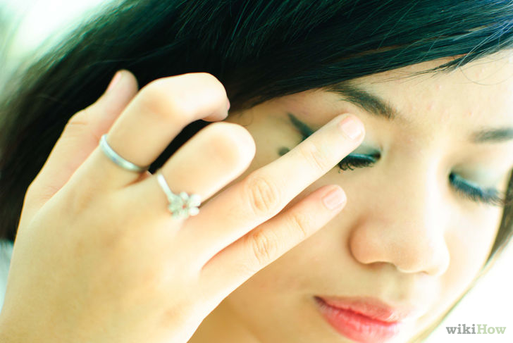 Image titled Apply Green and Pink Leopard Make Up Step 1