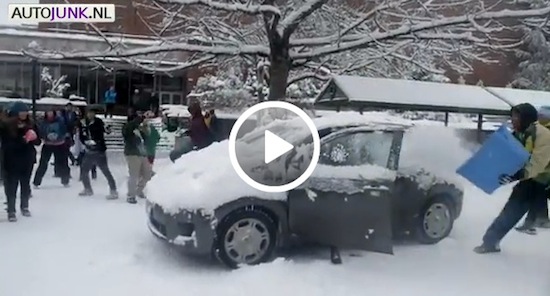 Video: sneeuwbalterreur, hoe zou jij reageren?