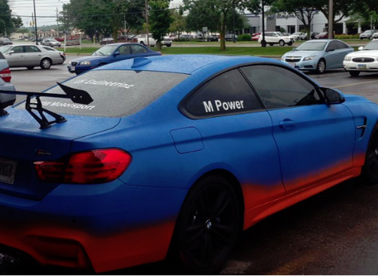 BMW M4 spuitbusklieder-editie