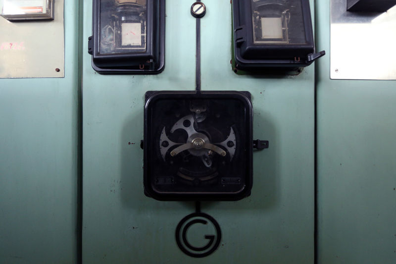 This Dieselpunk Shrine Hides a Century-Old, Fully Operational 800 HP Motor 