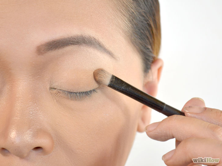 Image titled Apply 1930s Style Eye Makeup Step 4