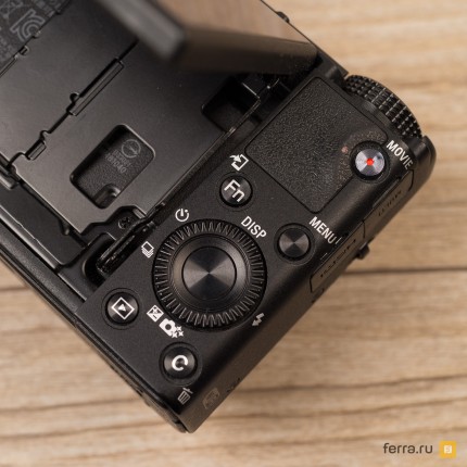 Элементы управления на задней панели Sony Cyber-shot RX100 IV