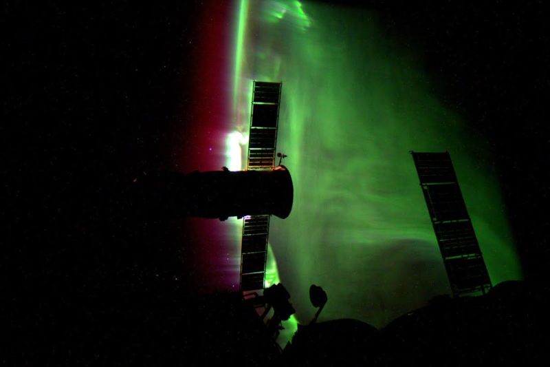 Astronaut Scott Kelly on Liquid Salt, a Stinky Station, and Sleeping in Freefall