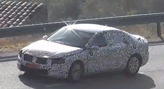 Volkswagen Passat (B8) spyvideo