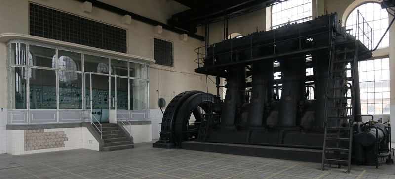 This Dieselpunk Shrine Hides a Century-Old, Fully Operational 800 HP Motor 